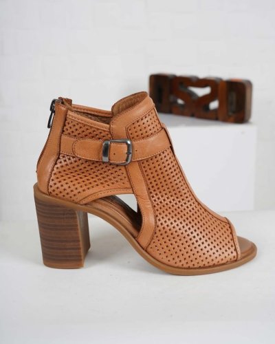 Carousel post from ossoshoes.