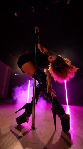 Video post from poledance_krasnodar.