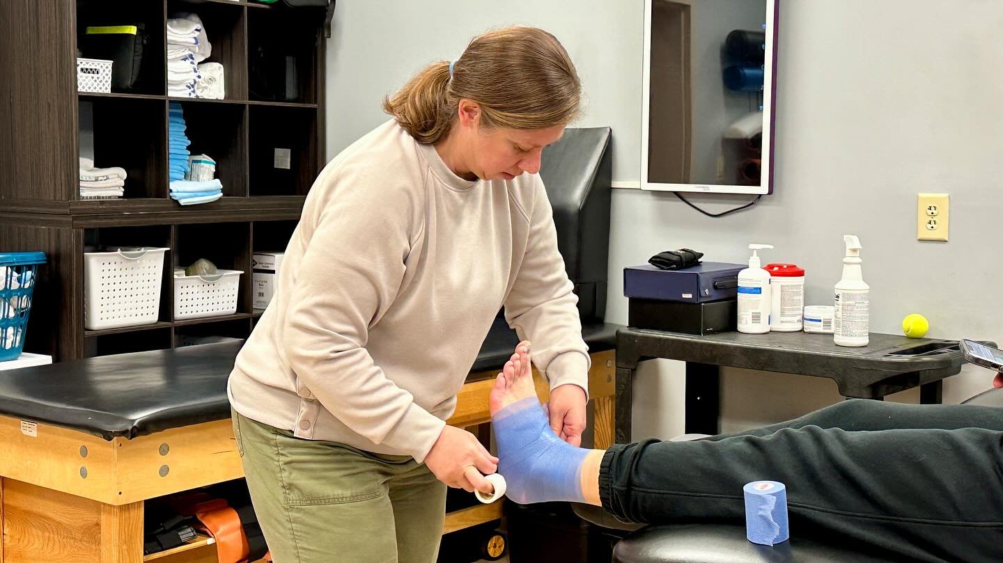 Carousel post from uscbsandsharks.