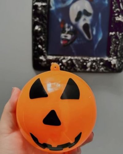 Carousel post from la_gifteria.