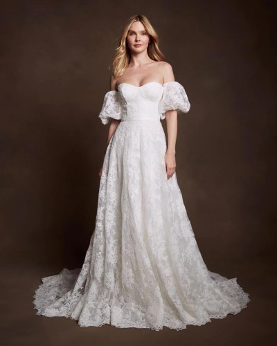 Carousel post from jolibride.