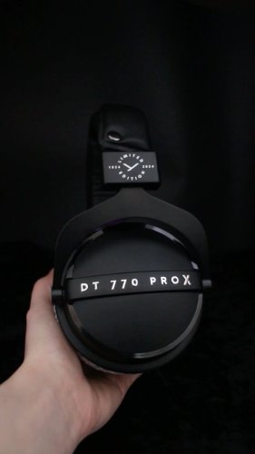 Video post from customcans_headphones.