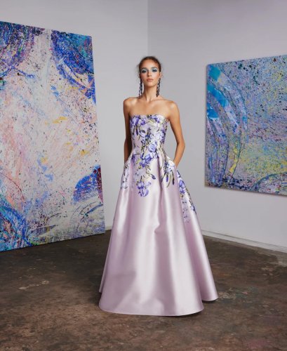 Carousel post from jolibride.