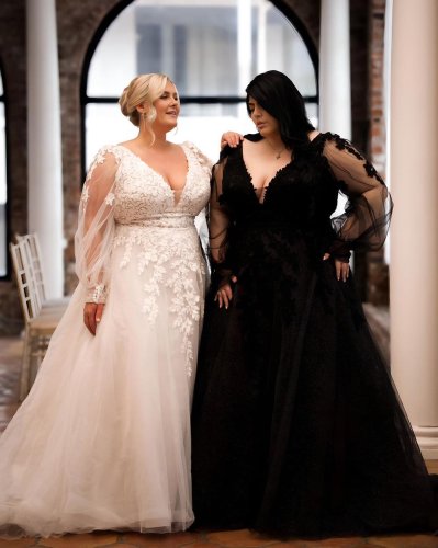 Carousel post from thecurvybridenj.