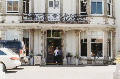 Carousel post from hotelvaratruro.