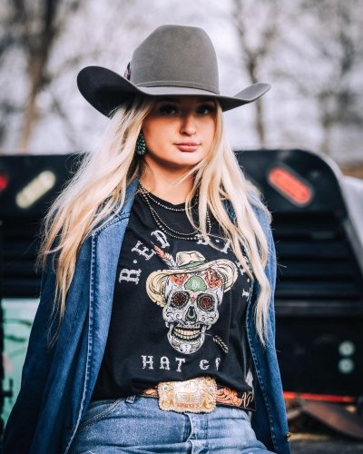 Carousel post from reddirthatco.