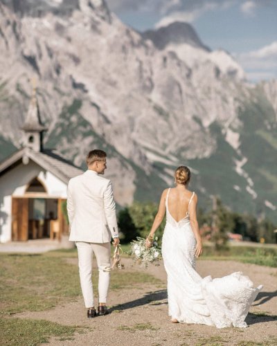 Carousel post from suesseboutique.