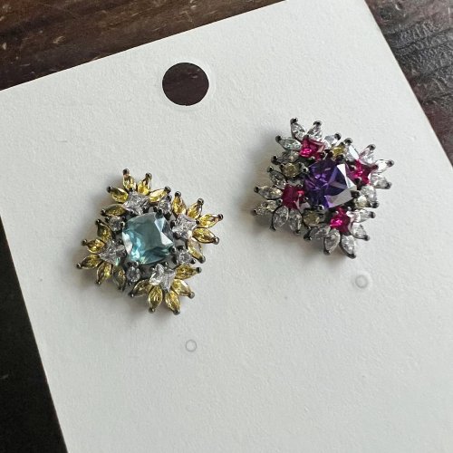 Carousel post from blingtw.