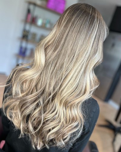 Carousel post from trindadehairstylist.