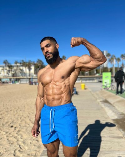 Carousel post from ph_gains.