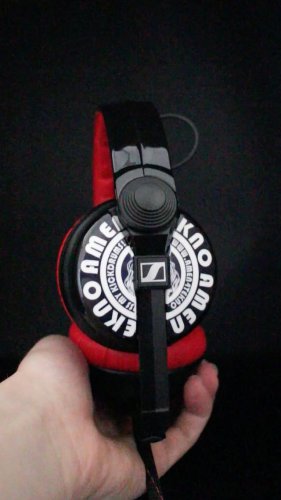 Video post from customcans_headphones.