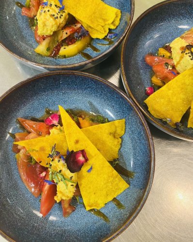 Carousel post from miditreizepontarlier.