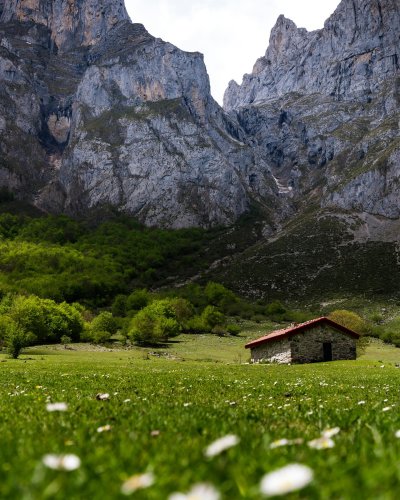 Carousel post from cantabriaturismo.
