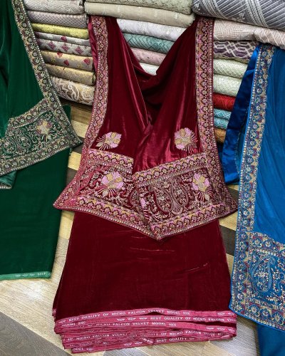 Carousel post from akbar_fabrics_.