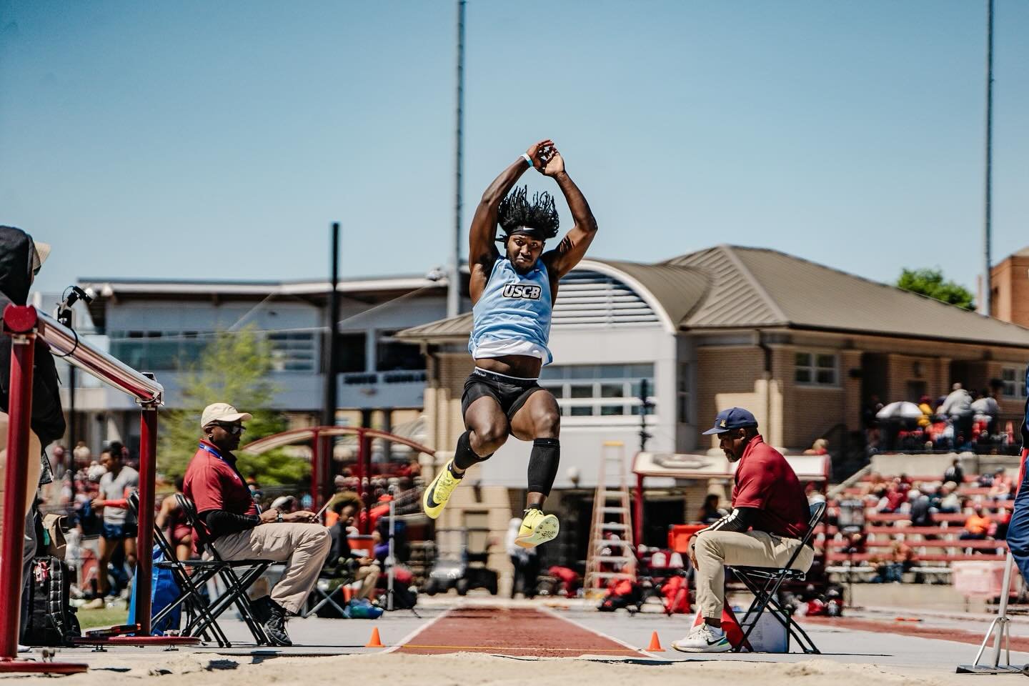 Carousel post from uscbsandsharks.