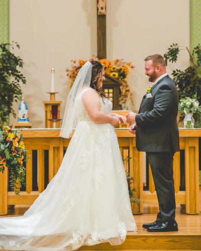 Carousel post from thecurvybridenj.