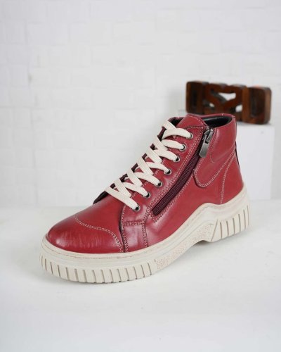 Carousel post from ossoshoes.