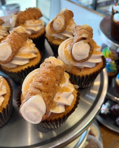 Photo post from smallcakestyler.
