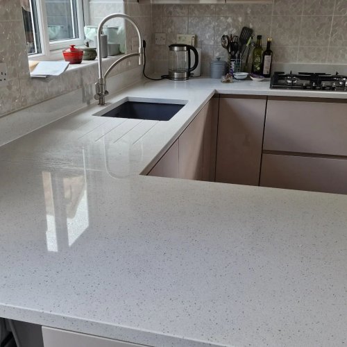 Carousel post from ellocoworktops.