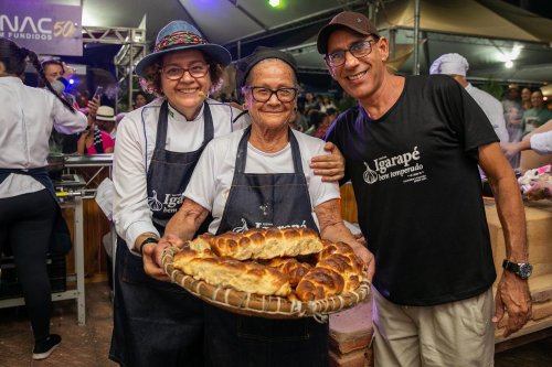 Carousel post from prefeituradeigarape.