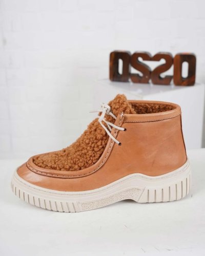 Carousel post from ossoshoes.