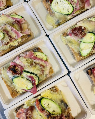 Carousel post from miditreizepontarlier.