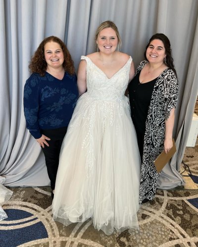 Carousel post from thecurvybridenj.