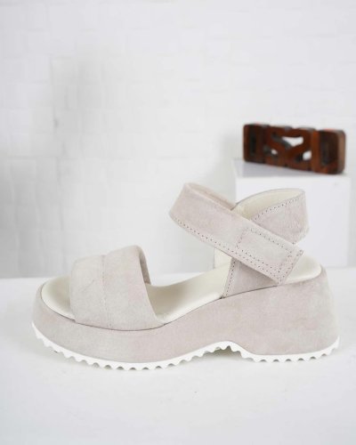 Carousel post from ossoshoes.