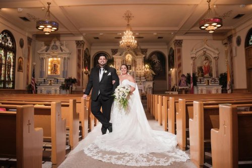 Carousel post from thecurvybridenj.