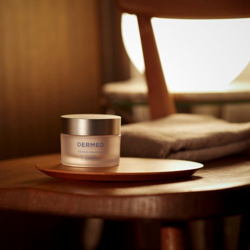 Photo post from @dermed_jp.