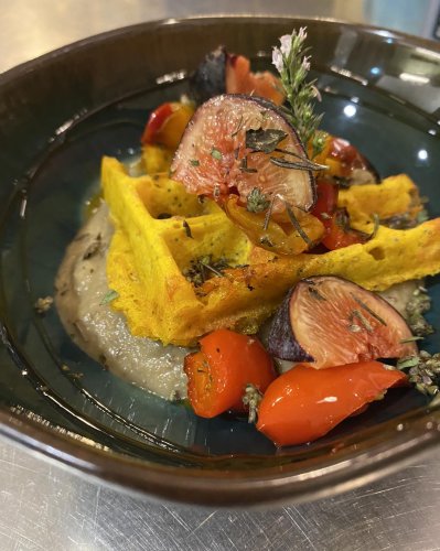 Carousel post from miditreizepontarlier.