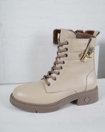 Carousel post from ossoshoes.