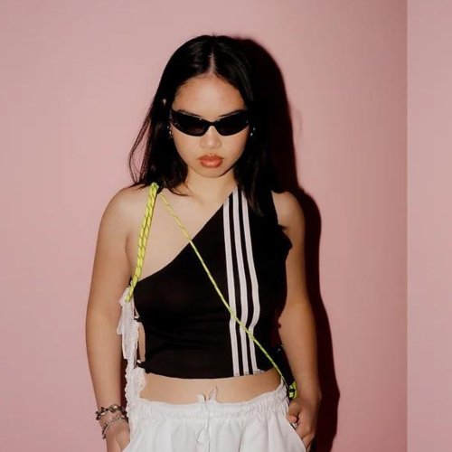 Carousel post from untaggedfashion.