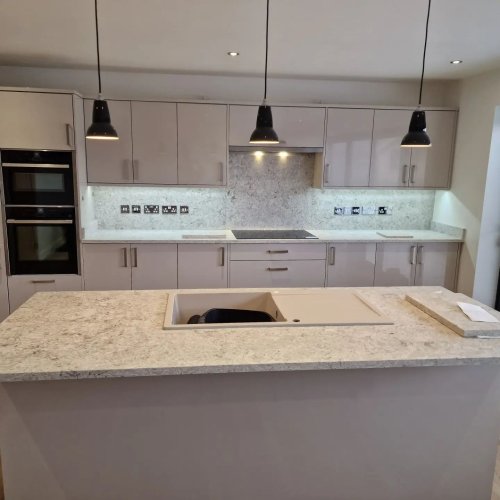 Carousel post from ellocoworktops.