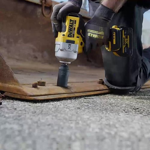 Video post from dewalttough.