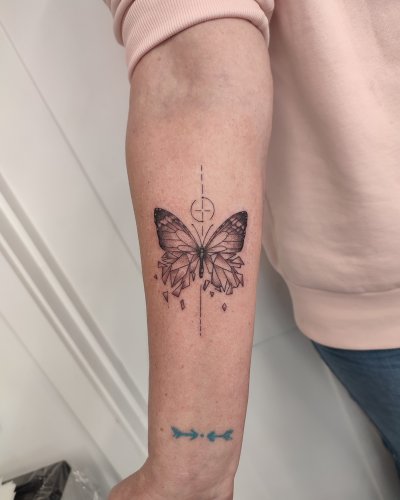 Photo post from lovetattoossandhurst.