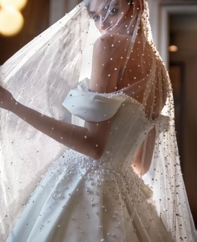 Carousel post from jolibride.