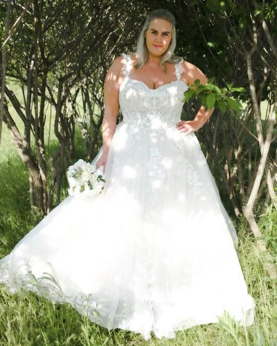 Carousel post from thecurvybridenj.