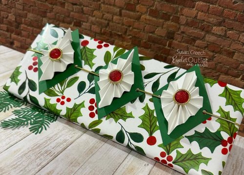 Carousel post from Eyelet Outlet.