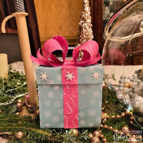 Carousel post from Eyelet Outlet.