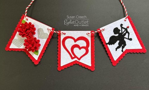 Carousel post from Eyelet Outlet.