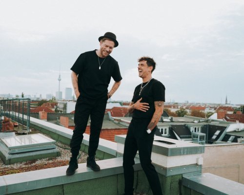 Carousel post from SEVEN.