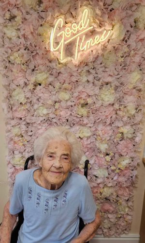 Carousel post from Ventress Hall care home.