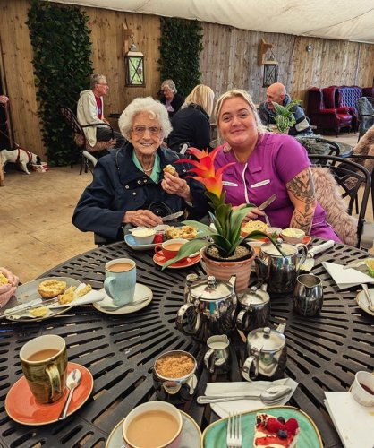 Carousel post from Ventress Hall care home.