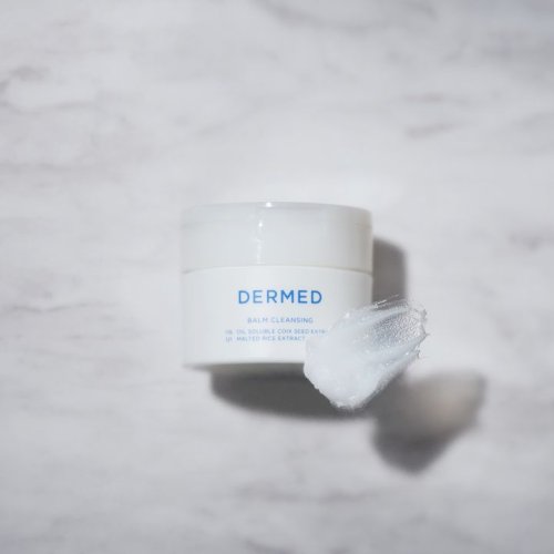 Carousel post from 三省製薬　デルメッド.