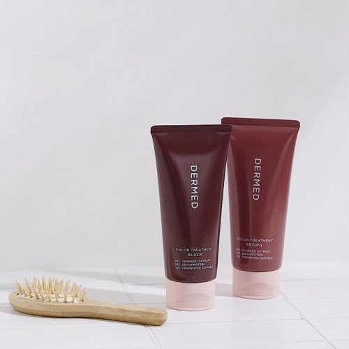 Carousel post from 三省製薬　デルメッド.