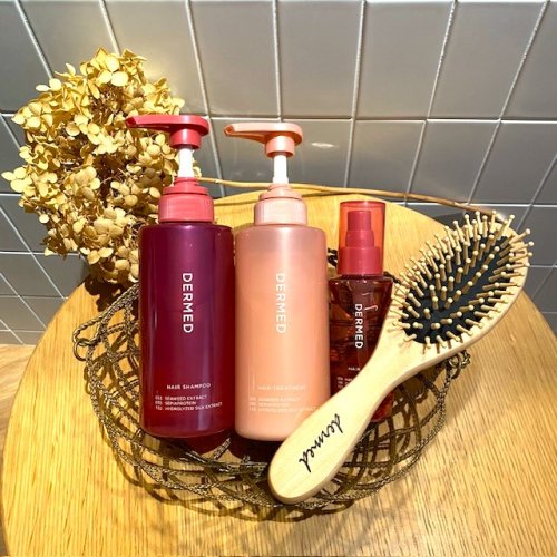 Carousel post from 三省製薬　デルメッド.