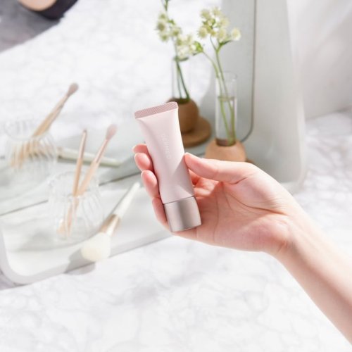 Carousel post from 三省製薬　デルメッド.