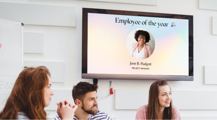 Electronic signage for employee recognition