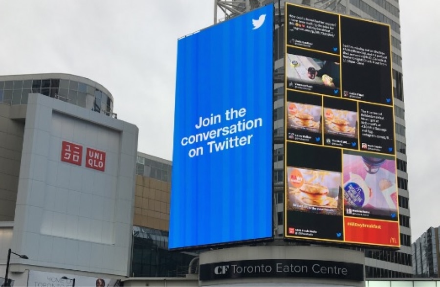 Twitter digital signage by McDonald's